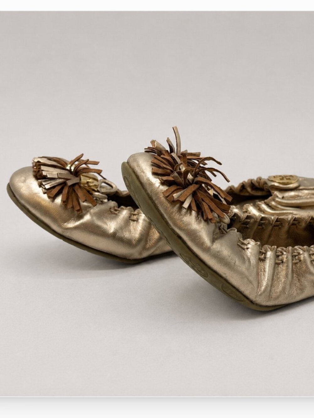 VTG Tory Burch Minnie Tassel Ballet Flats Metallic Gold Leather Sz 8 Flawed - Picture 2 of 7